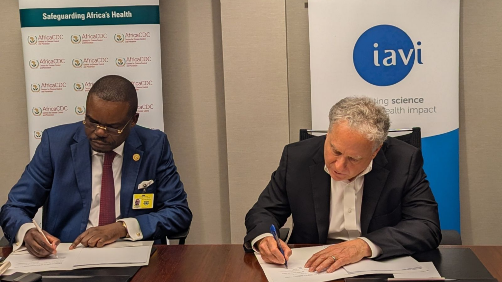 H.E Dr. Jean Kaseya, Director-General, Africa CDC, and IAVI's Mark Feinberg sign the MoU in New York